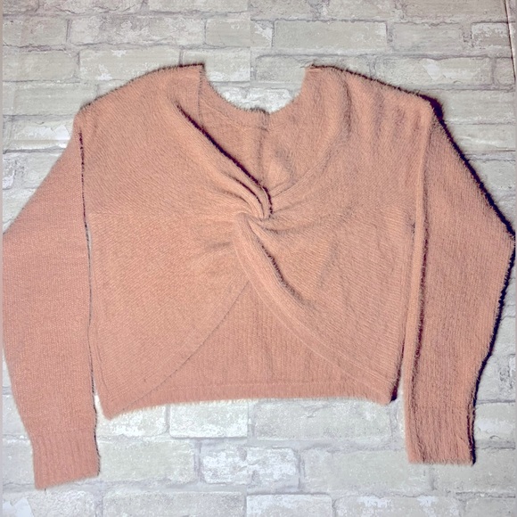 HOLLISTER: COZY REVERSIBLE TWISTED CROPPED SWEATER - Picture 4 of 9
